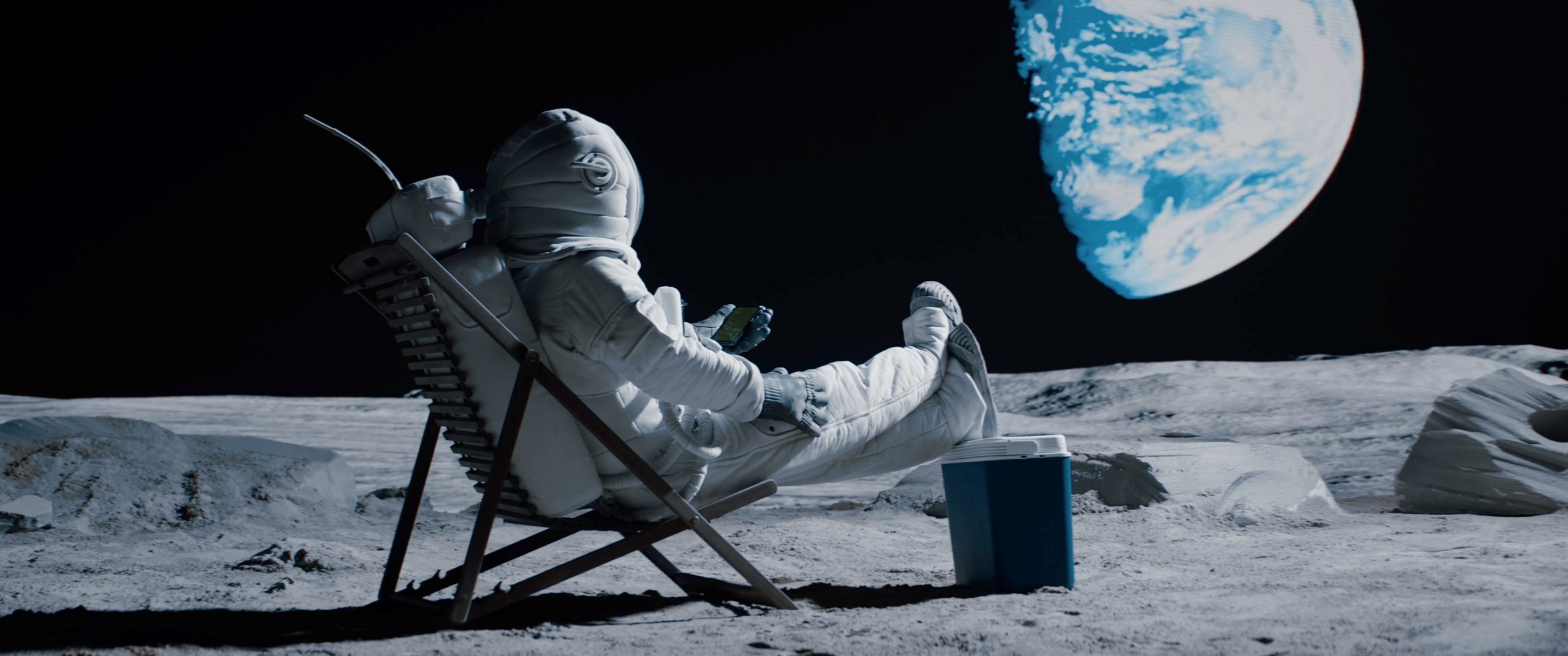 Moon Life: An Alternative To Life On Earth?